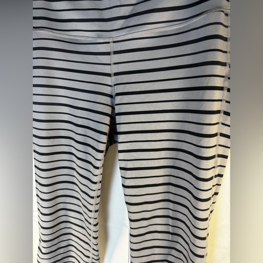 Athleta Charcoal and Light Gray Striped Capri Leggings Size XL - Picture 3 of 6